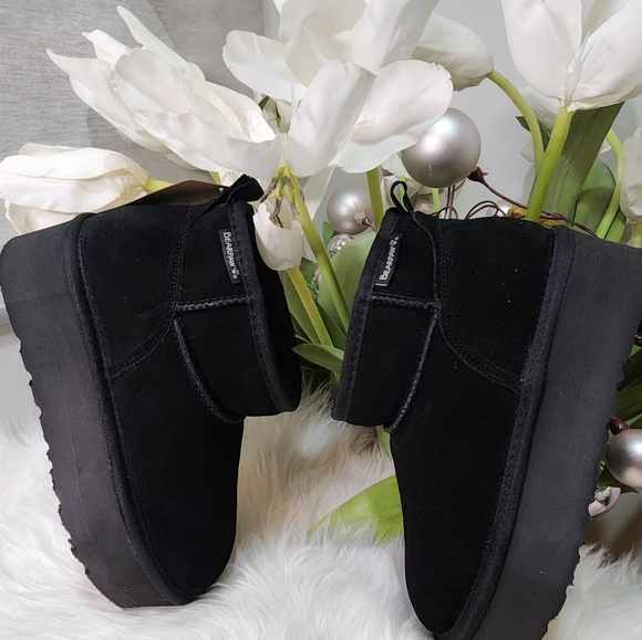 BearPaw Shoes - Bearpaw Retro Shorty Water Repellent Platform Boot (Women)New